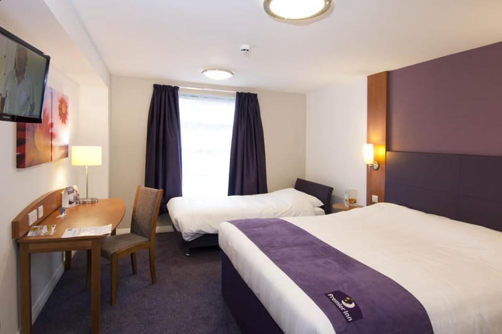 Premier Inn Epsom Central Room photo