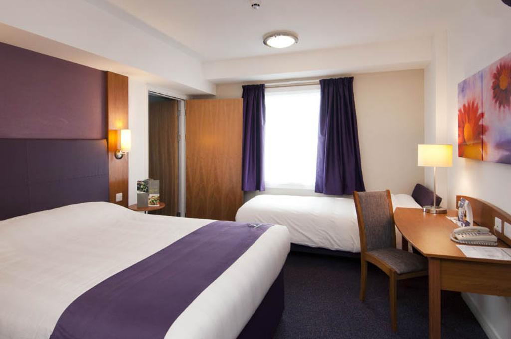 Premier Inn Epsom Central Room photo