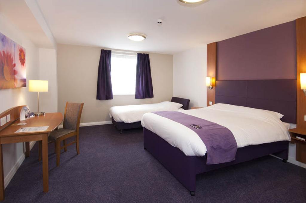 Premier Inn Epsom Central Room photo